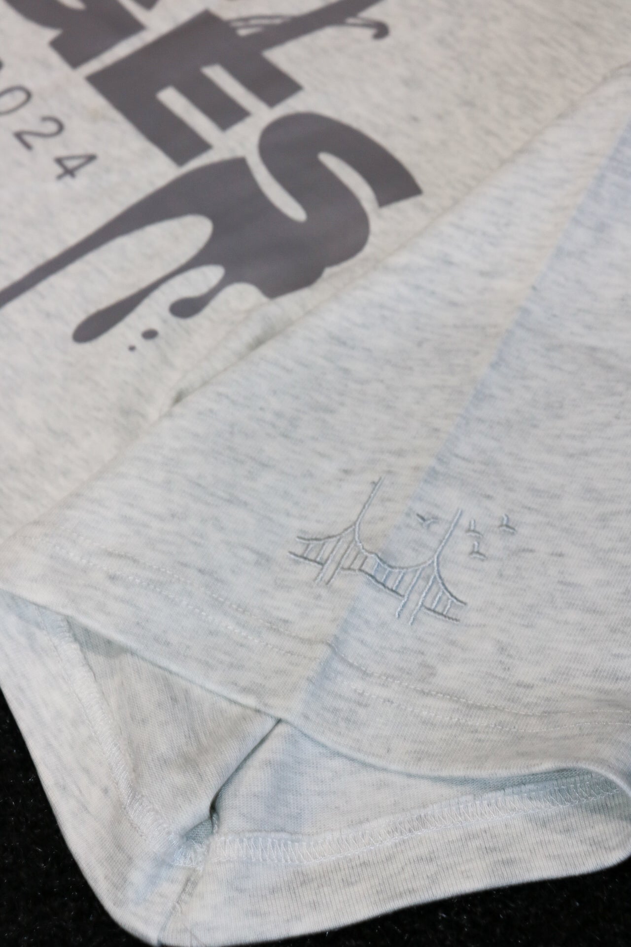BB FLAGSHIP TEE - GREY