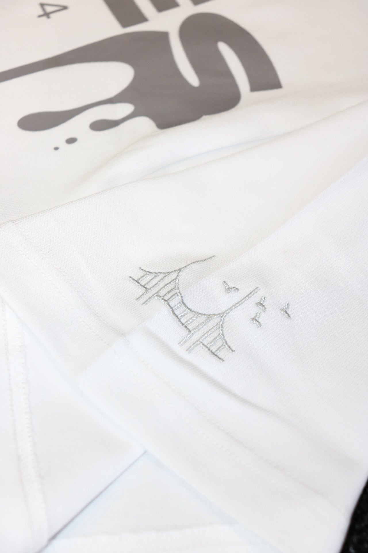 BB FLAGSHIP TEE - WHITE